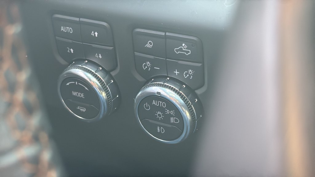 Used 2024 GMC Sierra 1500 AT4 w/ AT4 Premium Package AWD/4WD image 14