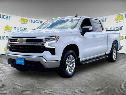 Used 2024 Chevrolet Silverado 1500 LT AWD/4WD image 3