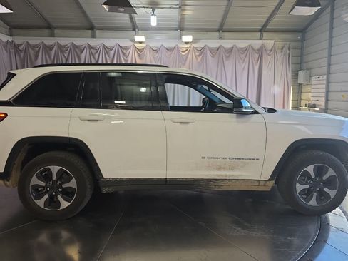 Used 2024 Jeep Grand Cherokee Limited 4xe AWD/4WD image 9