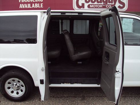 Used 2014 Chevrolet Express 1500 LS AWD/4WD image 10
