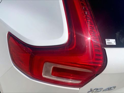 Used 2022 Volvo XC40 T5 Momentum AWD/4WD image 28