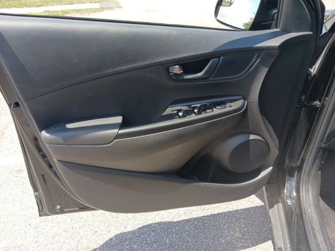 Used 2020 Hyundai Kona SE FWD image 11