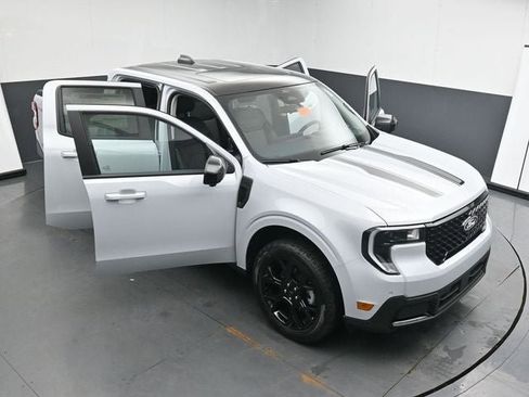 New 2026 Ford Maverick Lariat w/ Black Appearance Package AWD/4WD image 37