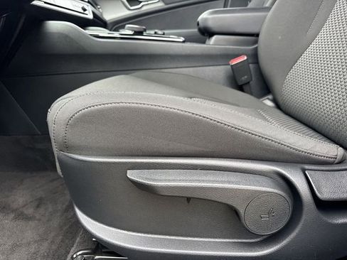 Certified 2025 Kia Sportage LX FWD image 13