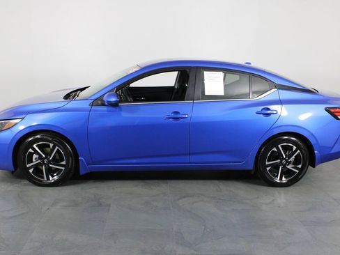 Certified 2025 Nissan Sentra SV image 12