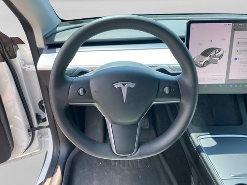 Used 2021 Tesla Model Y Long Range AWD/4WD image 12