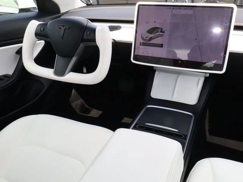Used 2021 Tesla Model 3 Standard Range Plus RWD image 9