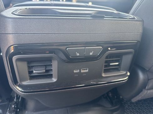 Used 2024 GMC Sierra 1500 AT4 w/ AT4 Preferred Package image 21