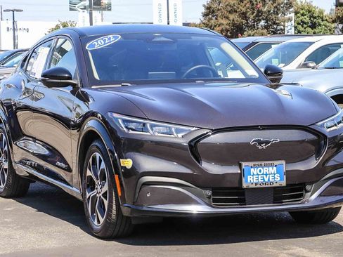 Certified 2022 Ford Mustang Mach-E Premium AWD/4WD image 3