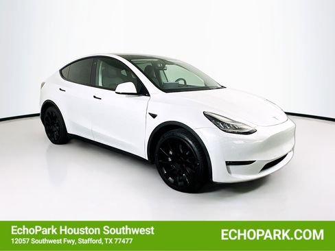 Used 2022 Tesla Model Y Long Range AWD/4WD image 1
