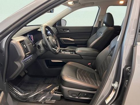 Used 2023 Nissan Pathfinder Platinum AWD/4WD image 20