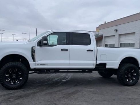 Used 2023 Ford F350 XLT image 6