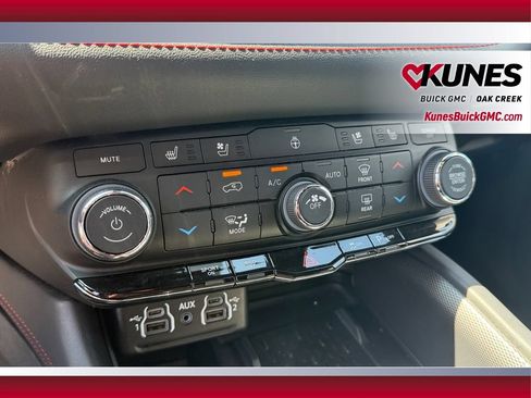 Used 2025 Dodge Durango R/T AWD/4WD image 28