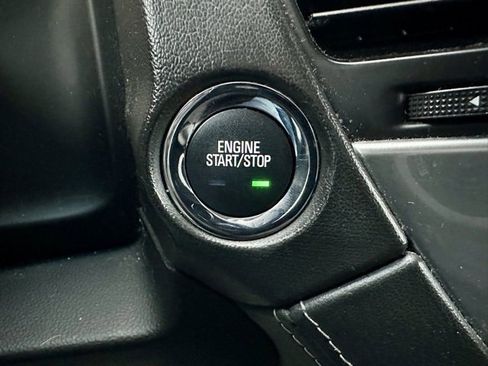 Used 2020 Chevrolet Suburban Premier image 32