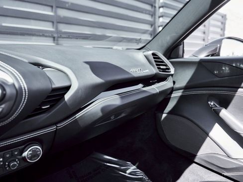 Used 2018 Ferrari 488 Spider image 72