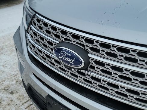 Used 2024 Ford Explorer Limited AWD/4WD image 26