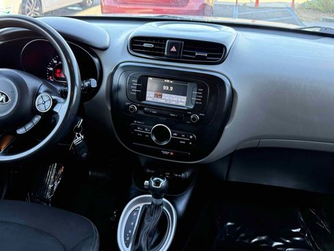 Used 2017 Kia Soul + FWD image 46