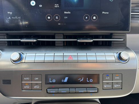 Used 2024 Hyundai Kona Limited AWD/4WD image 11