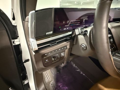 Used 2025 Cadillac Escalade Premium Luxury w/ Touring Package AWD/4WD image 20