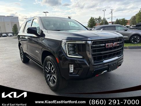 Used 2024 GMC Yukon AT4 w/ Technology Package AWD/4WD image 5