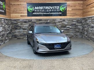 Used 2023 Hyundai Elantra SEL w/ Convenience Package video 2