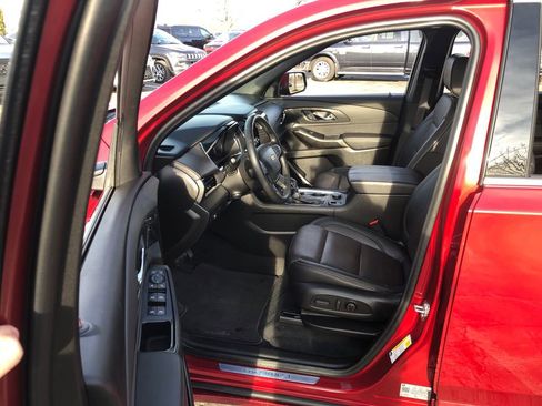 Used 2023 Chevrolet Traverse High Country AWD/4WD image 18