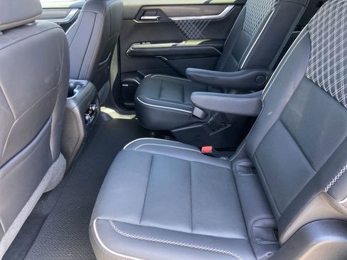 Used 2025 GMC Acadia Denali w/ LPO, Floor Liner Package AWD/4WD image 22