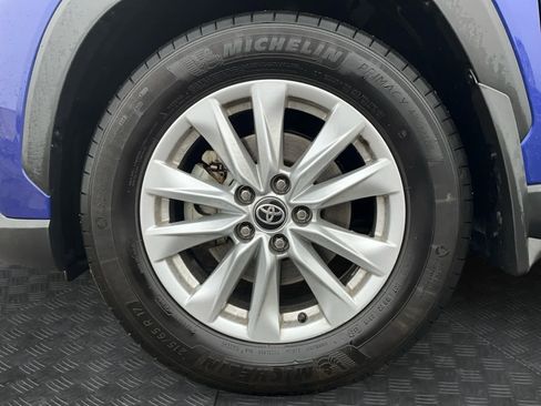 Used 2024 Toyota Corolla Cross LE image 16