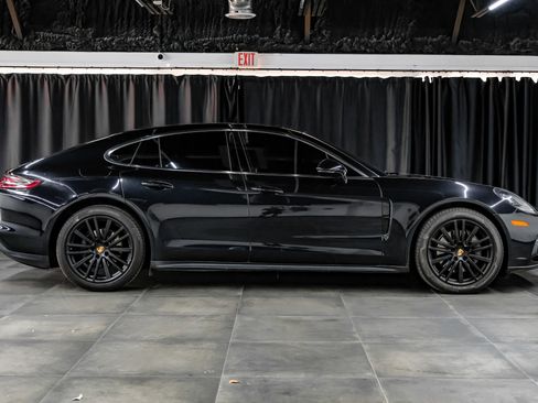 Used 2017 Porsche Panamera 4S image 10