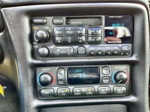 Used 2002 Chevrolet Corvette Convertible w/ Preferred Equipment Group2 RWD image 13