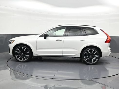 Used 2024 Volvo XC60 B5 Ultimate AWD/4WD image 2
