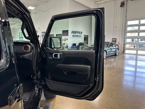 Used 2023 Jeep Gladiator Mojave w/ LED Lighting Group AWD/4WD image 36