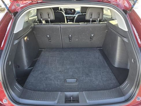 Used 2025 Chevrolet Trax LT w/ LT Convenience Package image 29