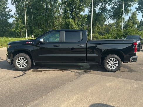 Used 2022 Chevrolet Silverado 1500 LT AWD/4WD image 2