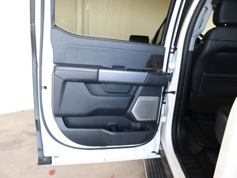 Used 2021 Ford F150 Lariat w/ Equipment Group 502A High image 39