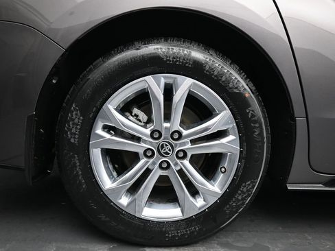 Used 2021 Toyota Sienna XSE w/ XSE Plus Package image 10