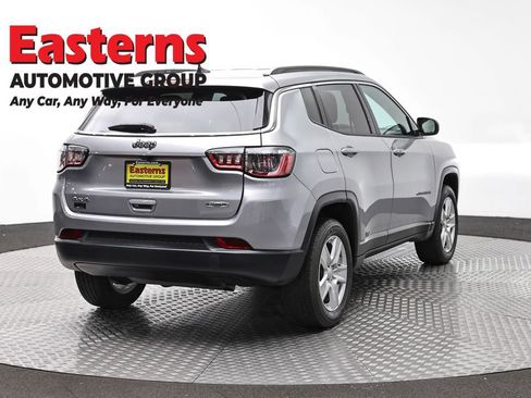 Used 2022 Jeep Compass Latitude w/ Convenience Group AWD/4WD image 5