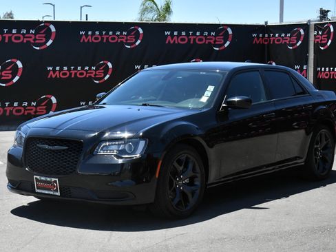 Used 2021 Chrysler 300 Touring w/ Sport Appearance Package RWD image 3
