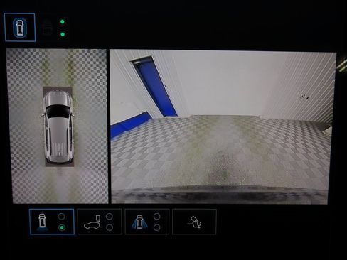 Used 2024 GMC Acadia Denali image 17