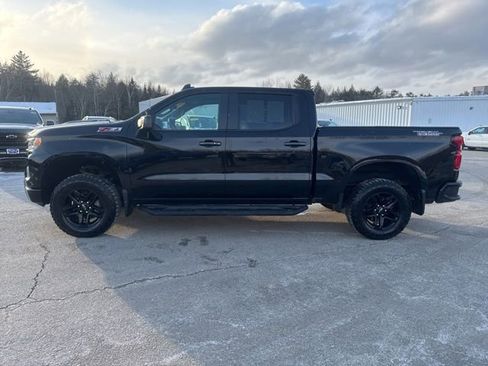 Used 2024 Chevrolet Silverado 1500 LT Trail Boss w/ Convenience Package II image 3