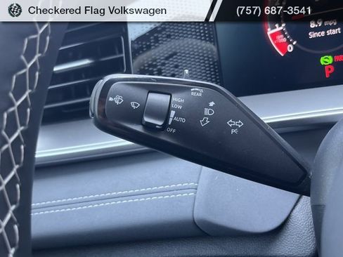 New 2025 Volkswagen Tiguan SE image 35