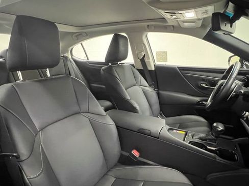 Certified 2024 Lexus ES 350 w/ Premium Package image 11