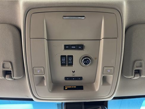 Used 2017 GMC Yukon SLT w/ Premium Edition image 45