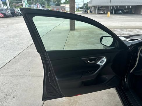 Used 2013 Nissan Altima 3.5 SL FWD image 12