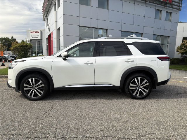 Certified 2024 Nissan Pathfinder Platinum w/ Cargo Package AWD/4WD image 5