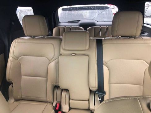 Used 2016 Ford Explorer Limited w/ Equipment Group 301A AWD/4WD image 7