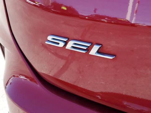 Used 2024 Ford Edge SEL w/ Convenience Package image 35