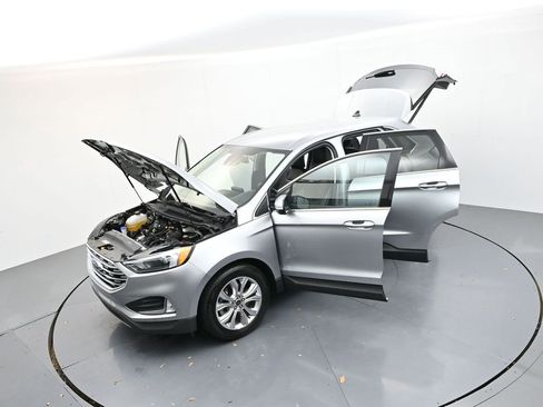 Used 2024 Ford Edge Titanium image 34