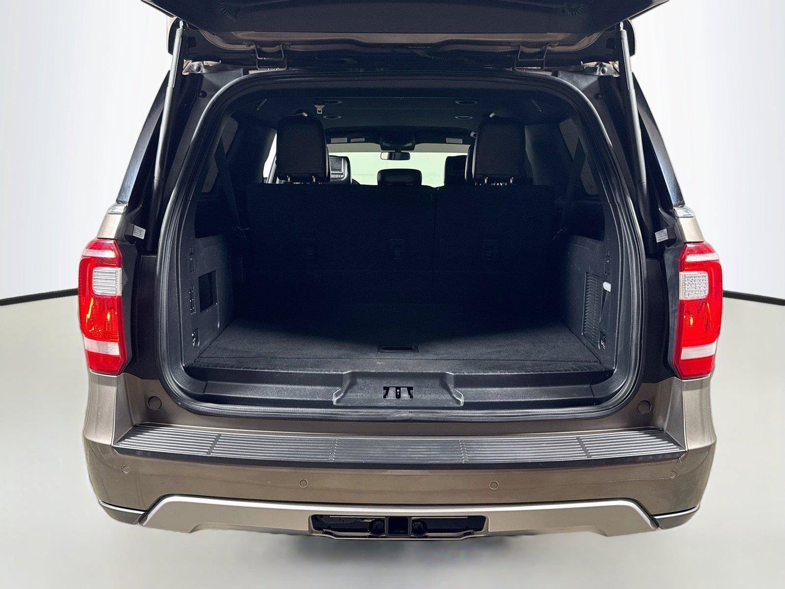 Used 2019 Ford Expedition Max XLT w/ Equipment Group 202A AWD/4WD image 25