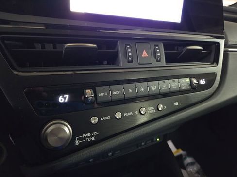 New 2025 Lexus ES 350 w/ Premium Package FWD image 19